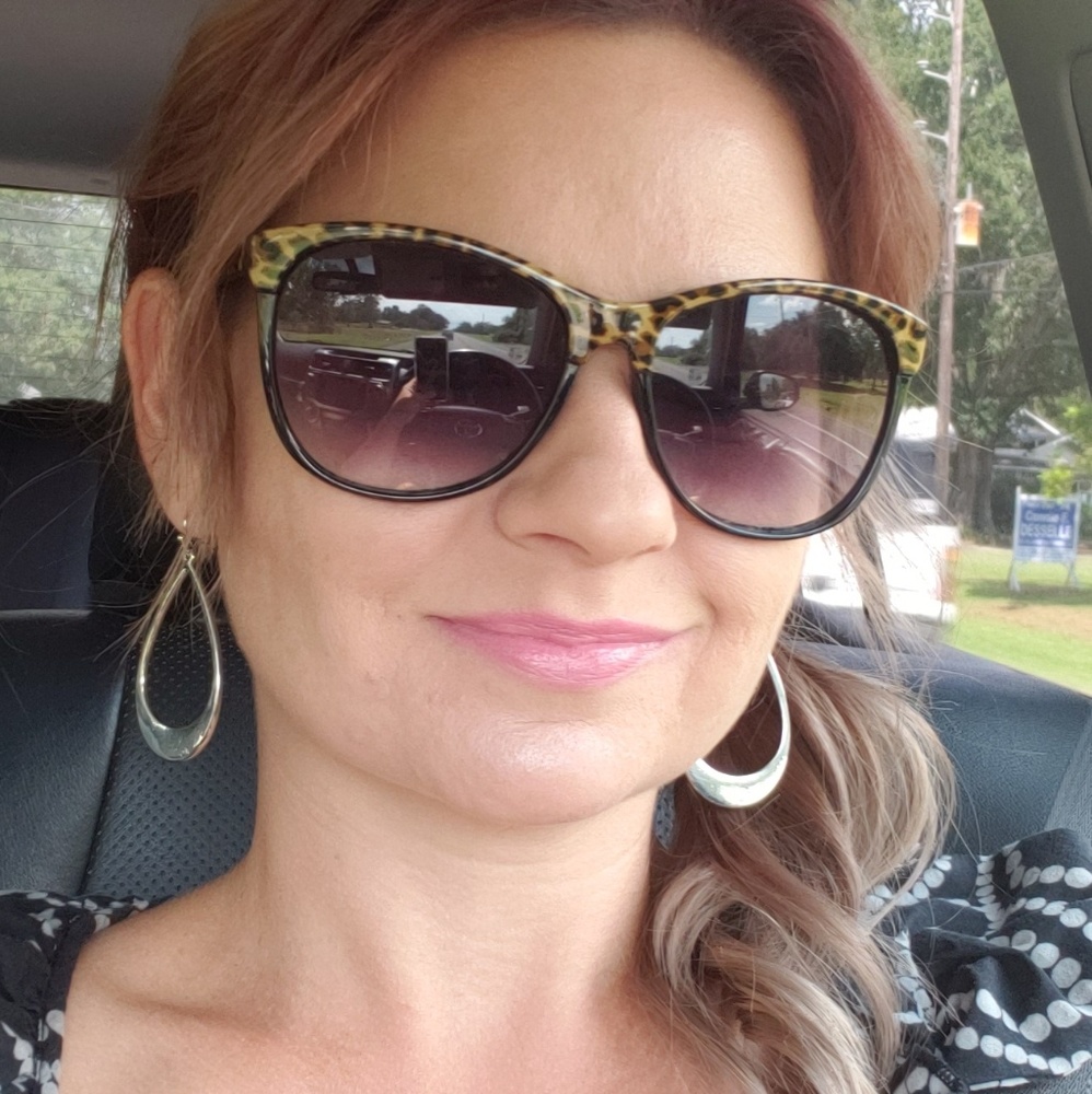 Meet your Posher, Kendra